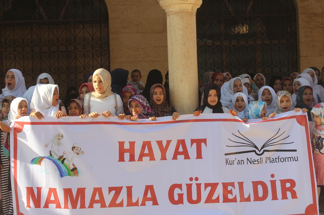 “Namaz kıldığımda içime bir ferahlık geliyor” “Namaz kıldığımda içime bir ferahlık geliyor”